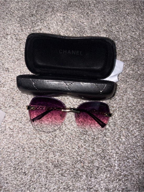 CHANEL Gold-Tone Logo Rimless Sunglasses with Purple Gradient Lenses